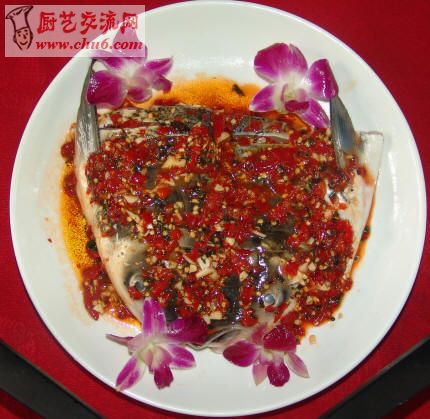 剁椒蒸鱼头.jpg